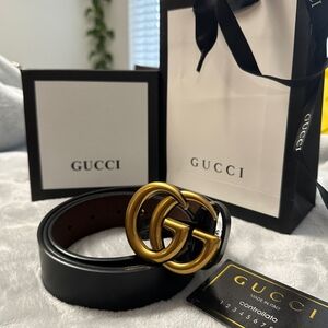 Women Gucci Black Leather Belt with Gold GG Buckle